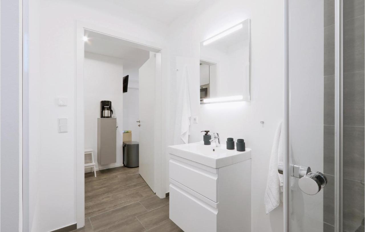 Awesome Apartment In Lembruch-Duemmer See Exteriör bild
