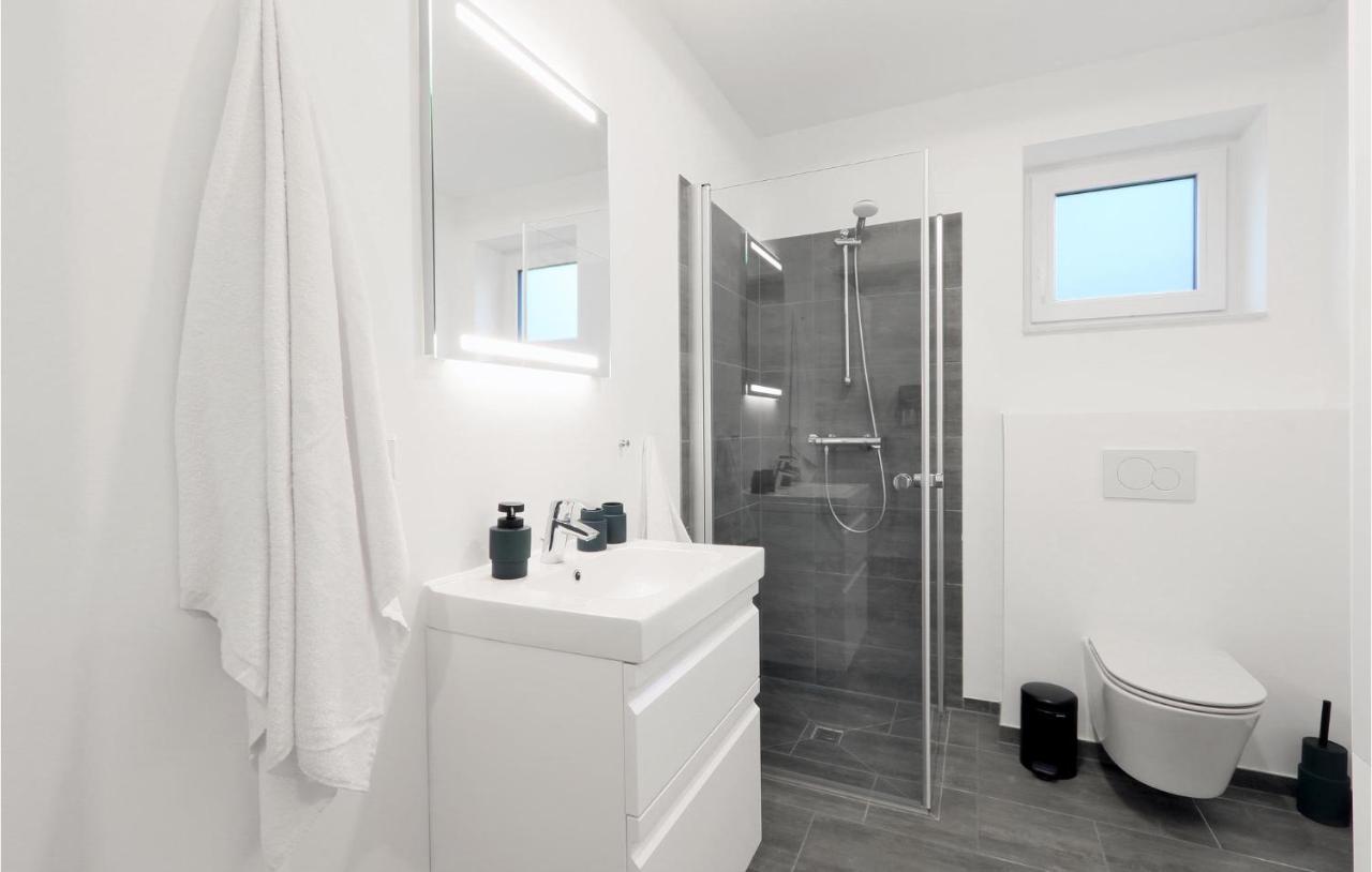 Awesome Apartment In Lembruch-Duemmer See Exteriör bild
